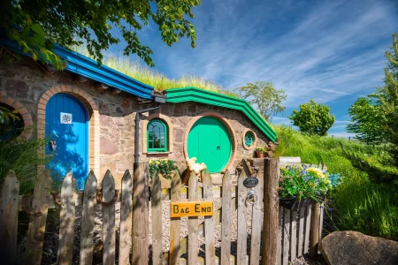 The-Green-Burrow-Bag-End-Craighead-Howfs